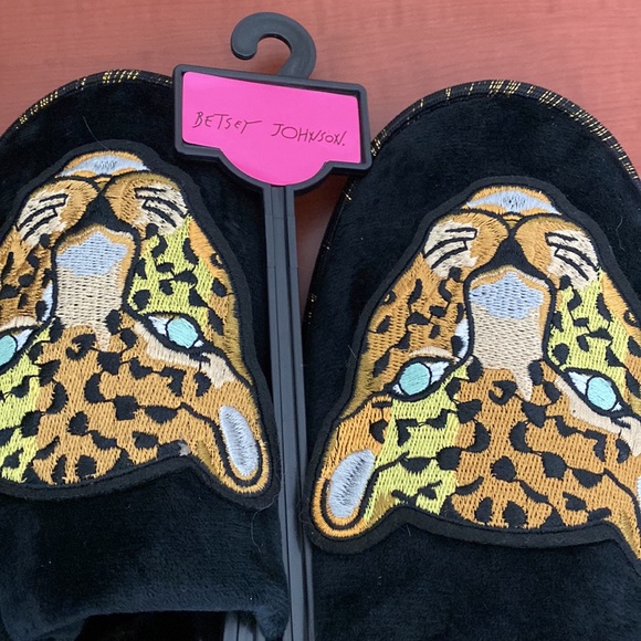 NWT Betsey Johnson black Leopard Slippers - Picture 2 of 4
